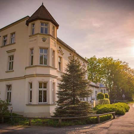 Hotel & Restaurant Waldschloesschen Kyritz Exteriör bild