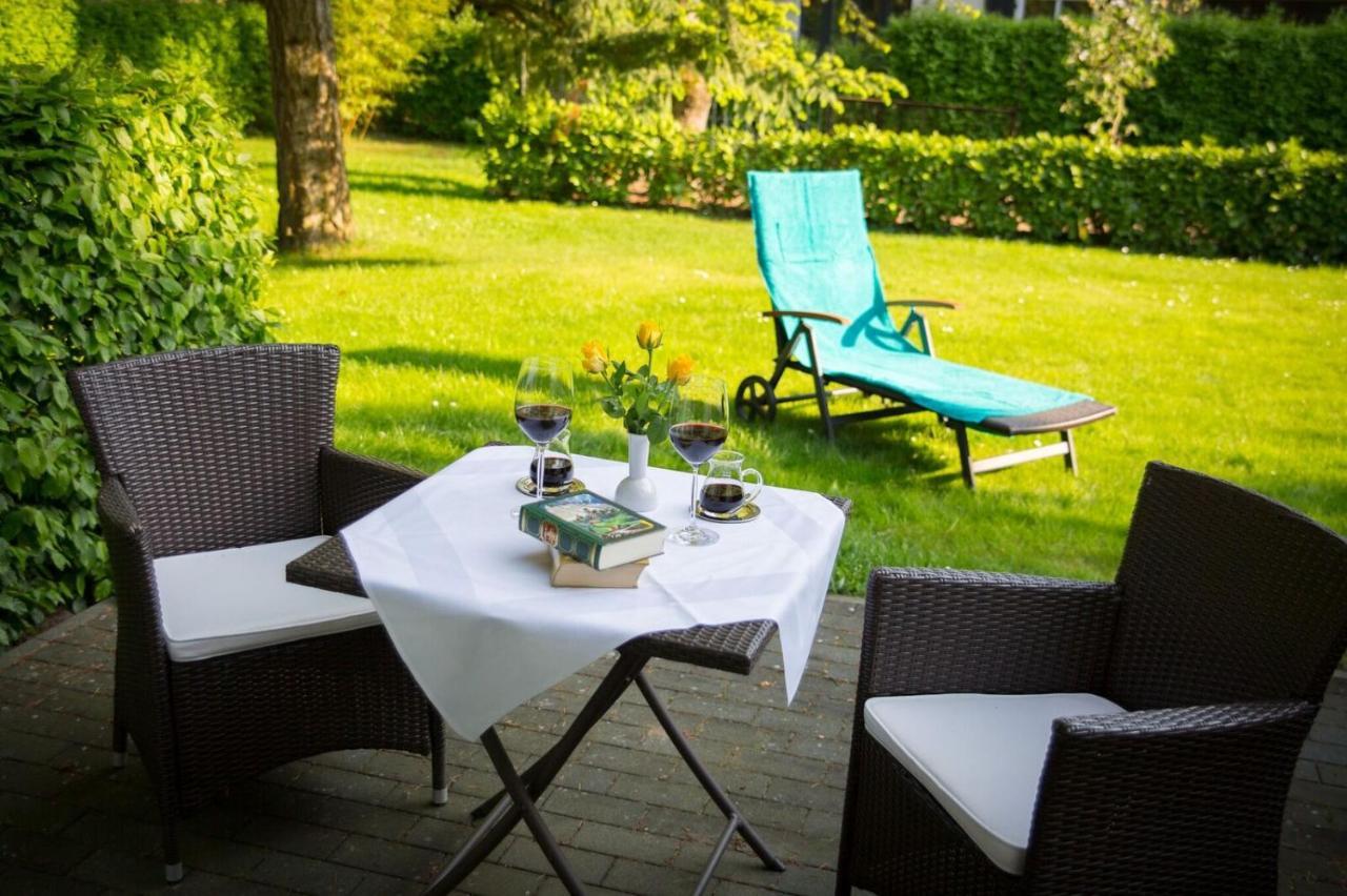 Hotel & Restaurant Waldschloesschen Kyritz Exteriör bild