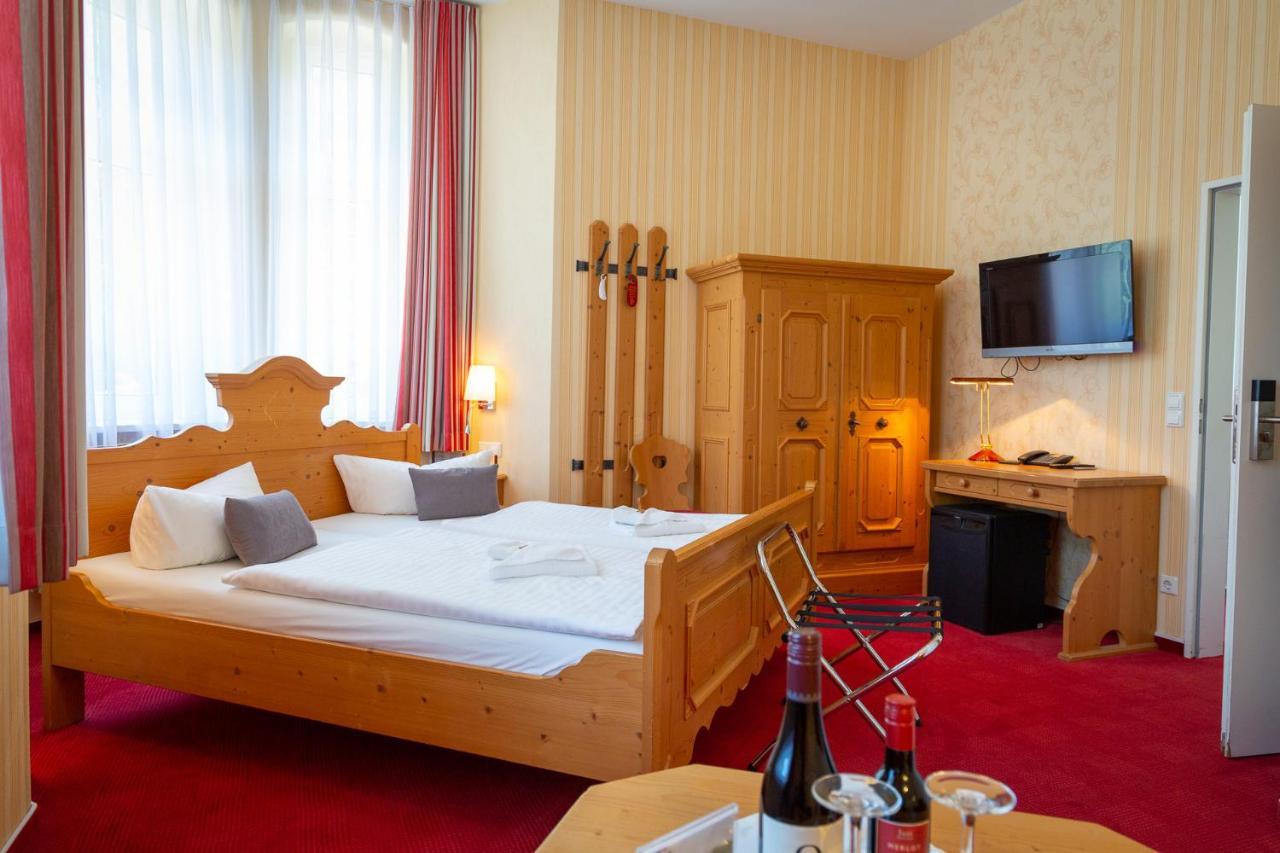 Hotel & Restaurant Waldschloesschen Kyritz Exteriör bild