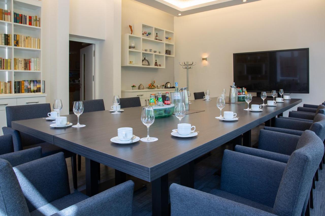 Hotel & Restaurant Waldschloesschen Kyritz Exteriör bild