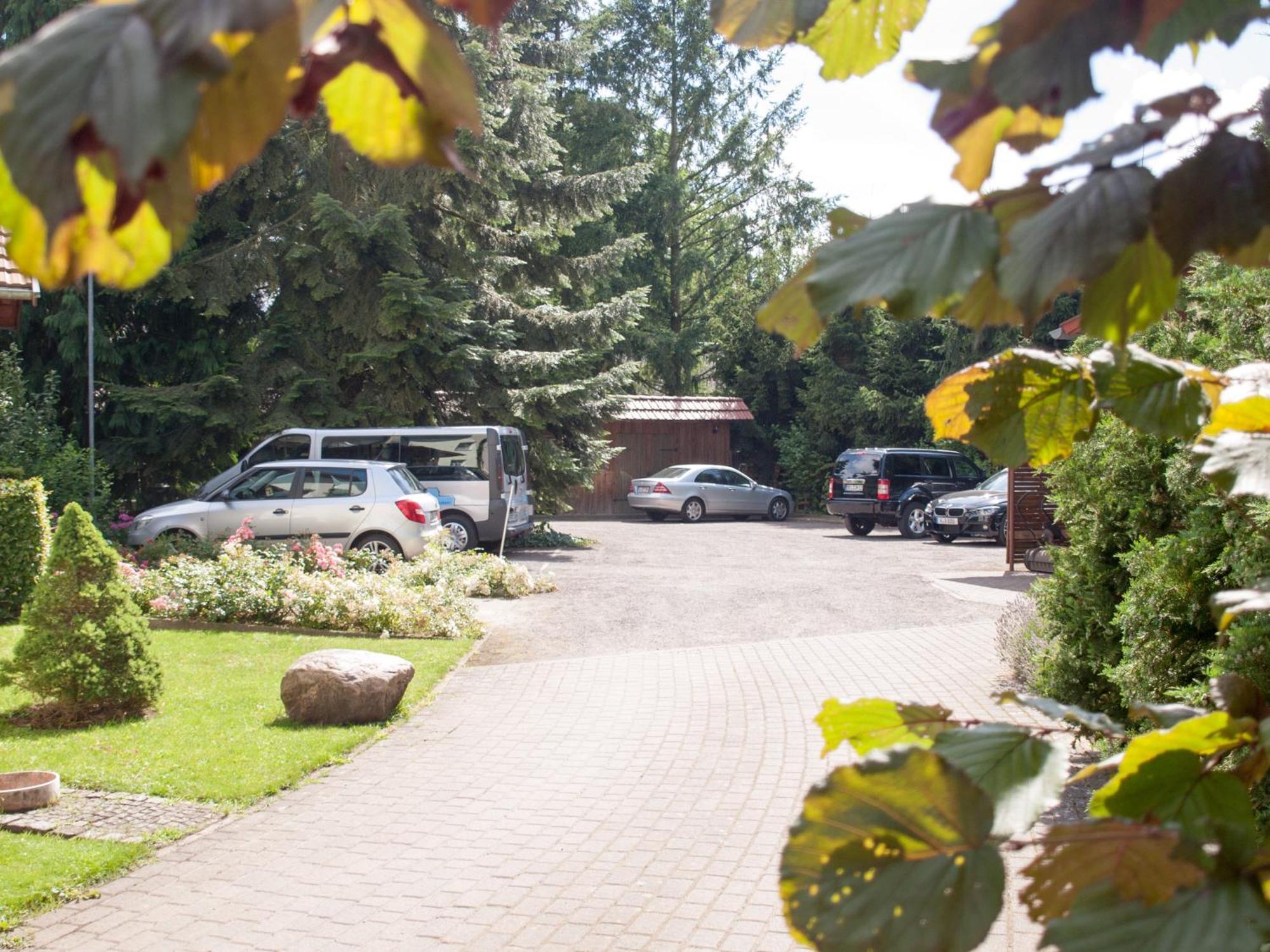 Hotel & Restaurant Waldschloesschen Kyritz Exteriör bild