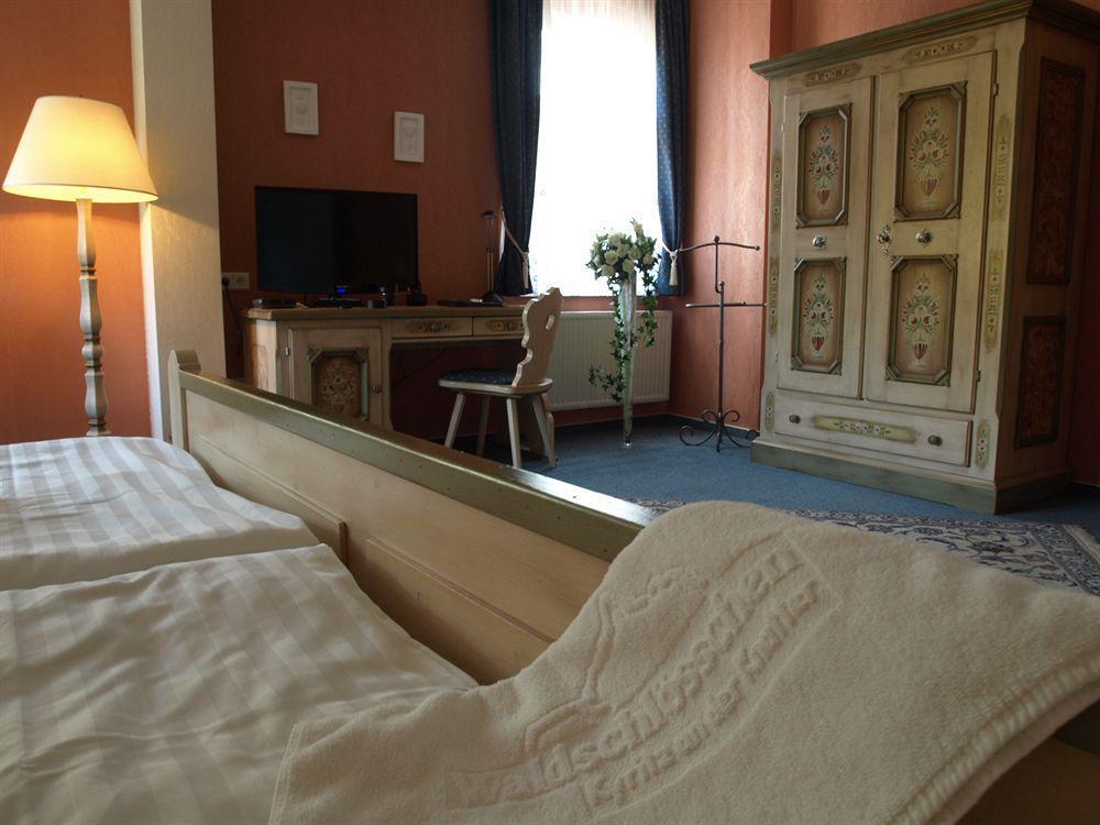 Hotel & Restaurant Waldschloesschen Kyritz Exteriör bild