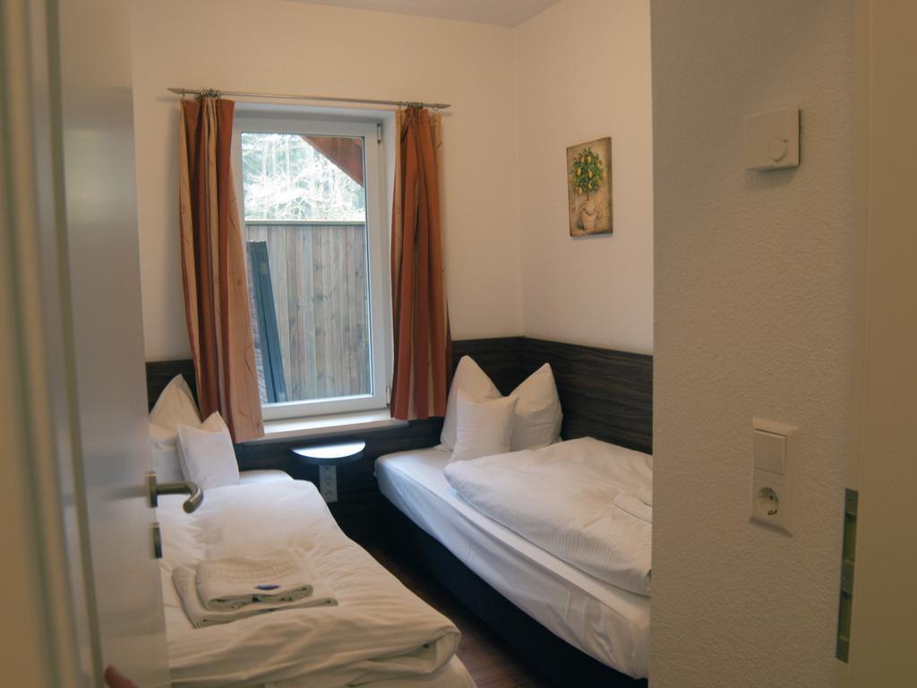 Hotel & Restaurant Waldschloesschen Kyritz Exteriör bild