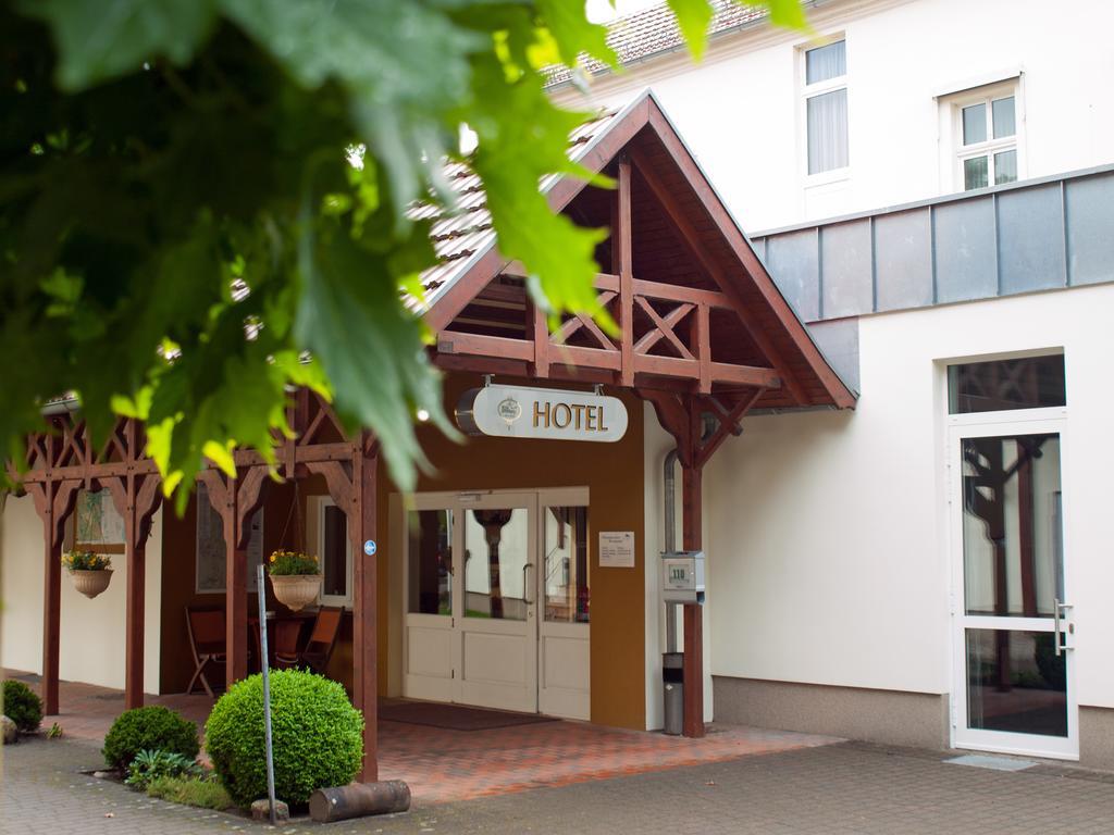 Hotel & Restaurant Waldschloesschen Kyritz Exteriör bild