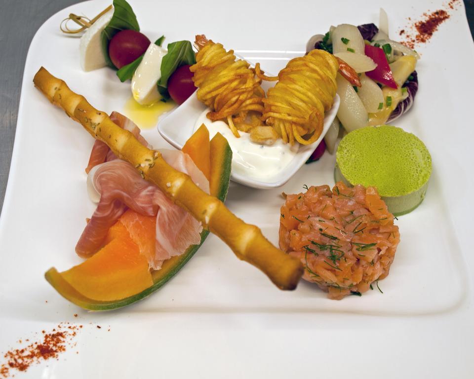 Hotel & Restaurant Waldschloesschen Kyritz Exteriör bild