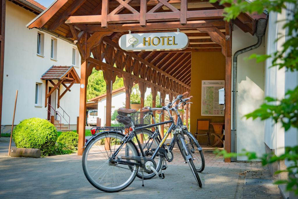 Hotel & Restaurant Waldschloesschen Kyritz Exteriör bild