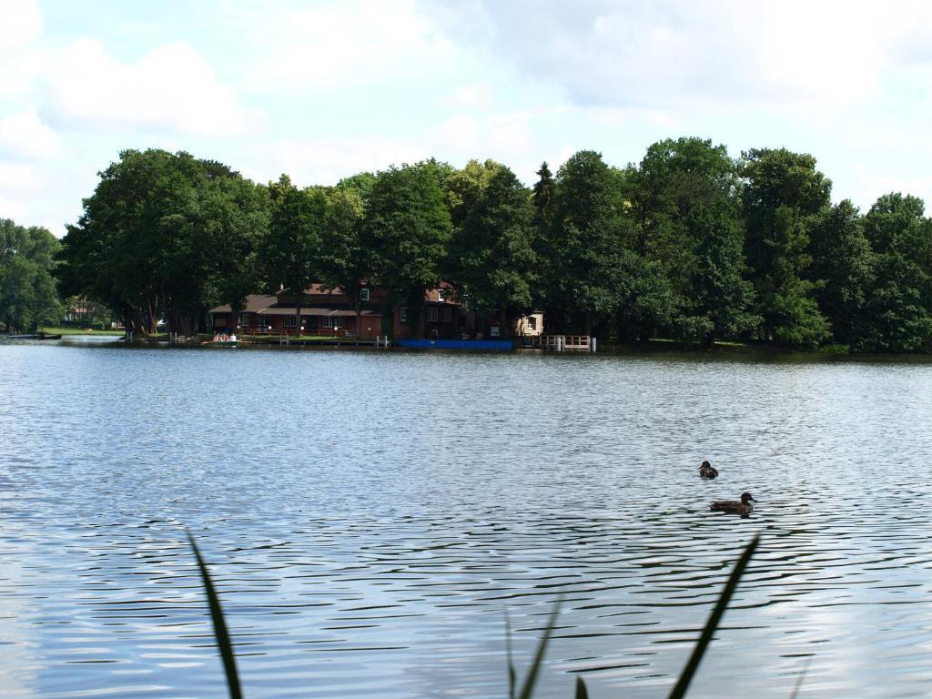Hotel & Restaurant Waldschloesschen Kyritz Exteriör bild